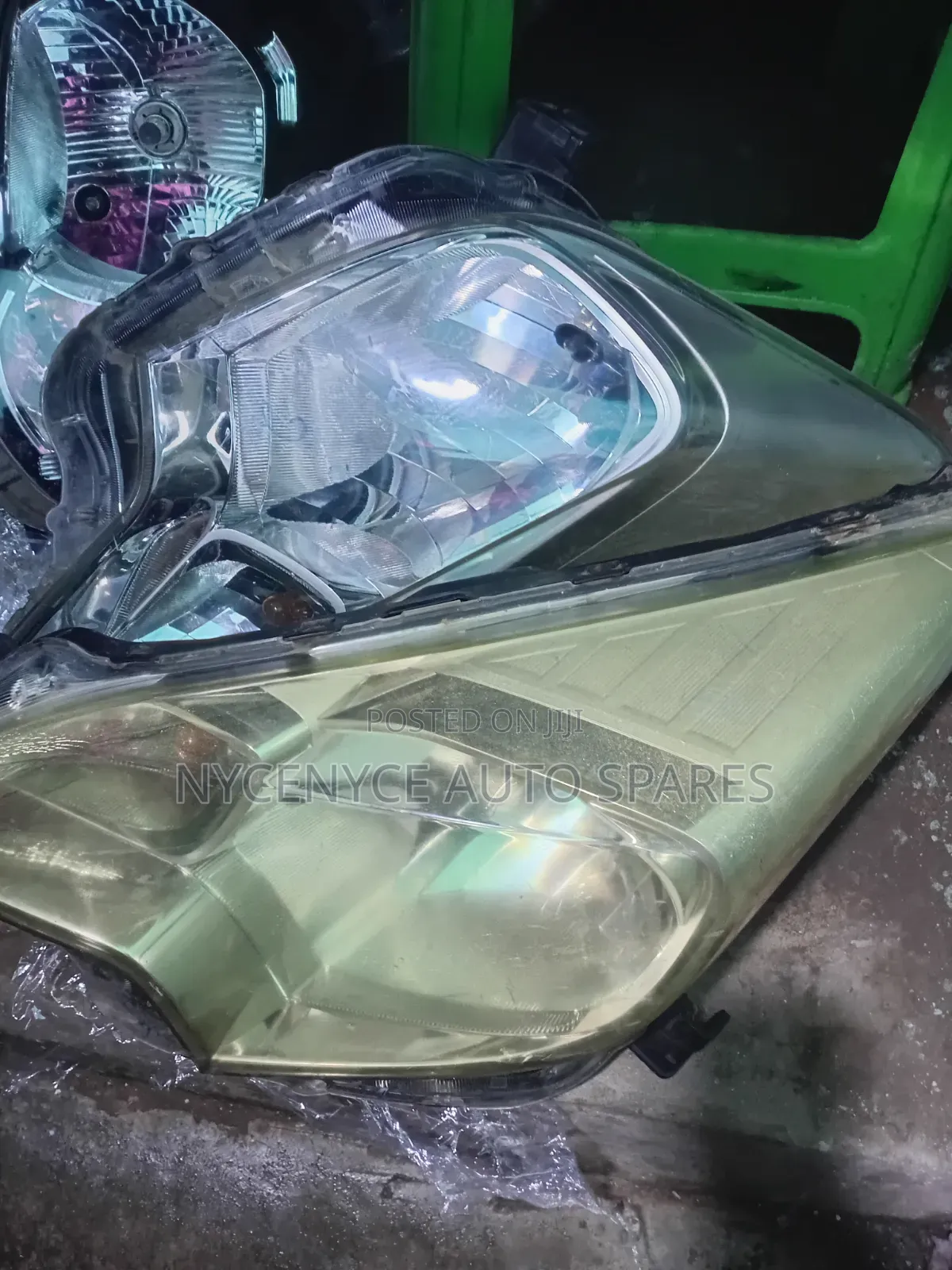 Ractis 2012 Headlights Non