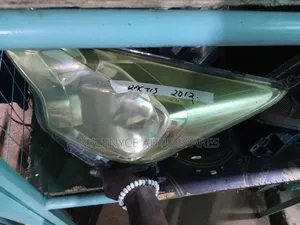 Ractis 2012 Headlights Non