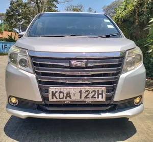 Toyota Noah 2014 Silver