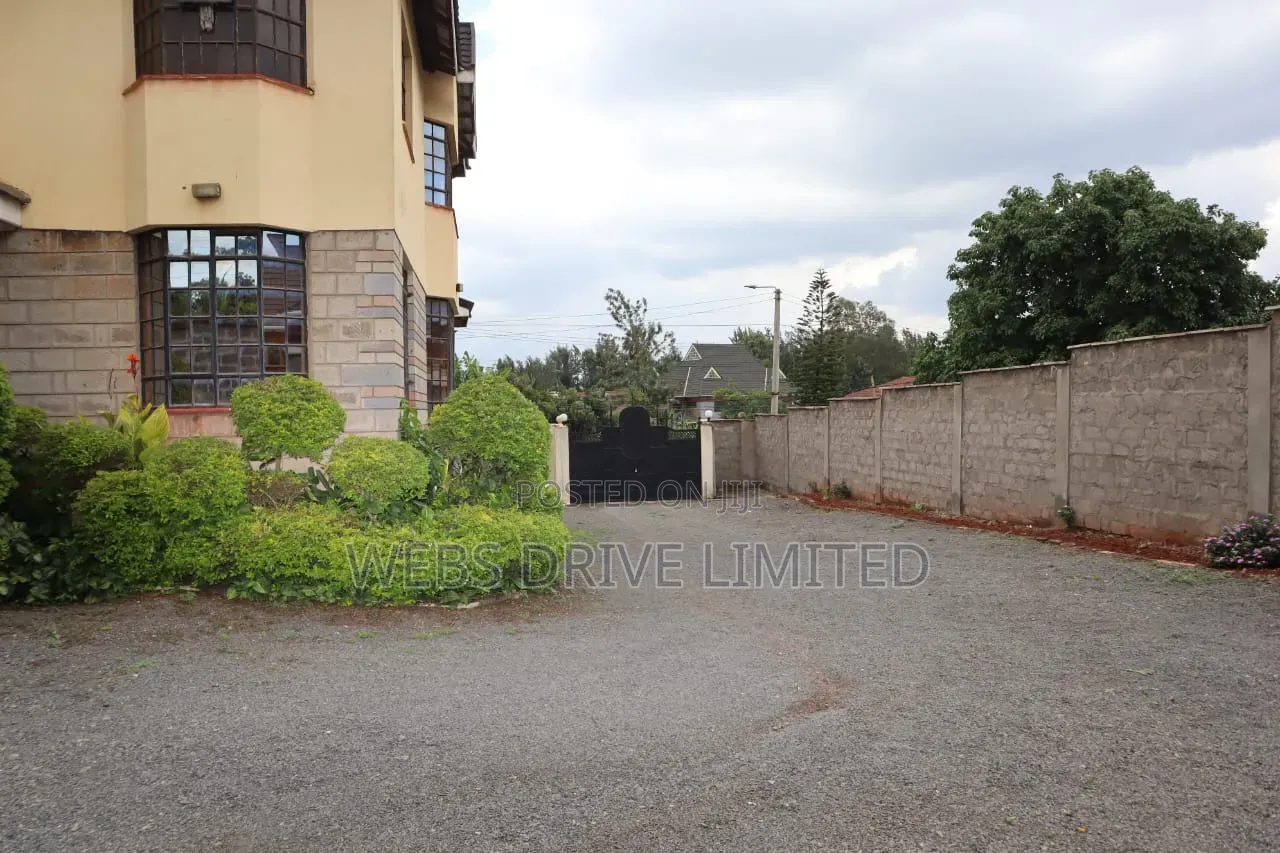6bdrm Maisonette in Thome Estate for sale