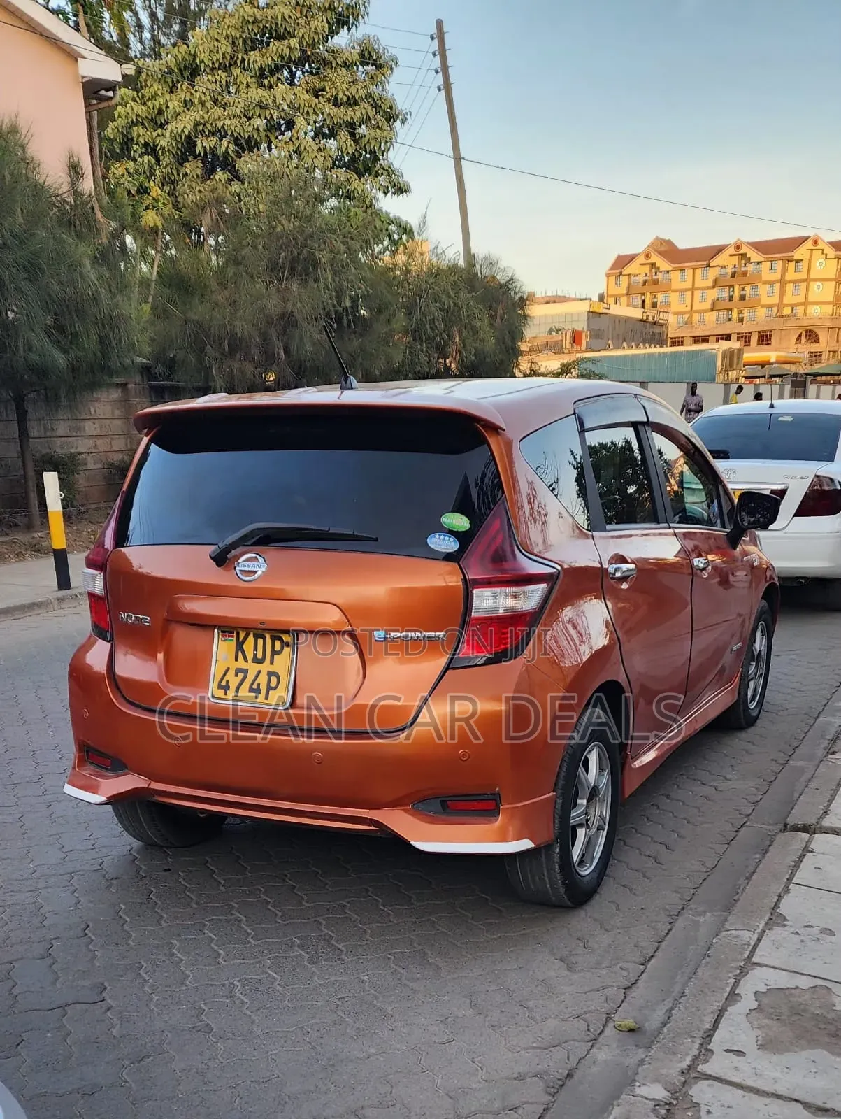Nissan Note 2016 Orange
