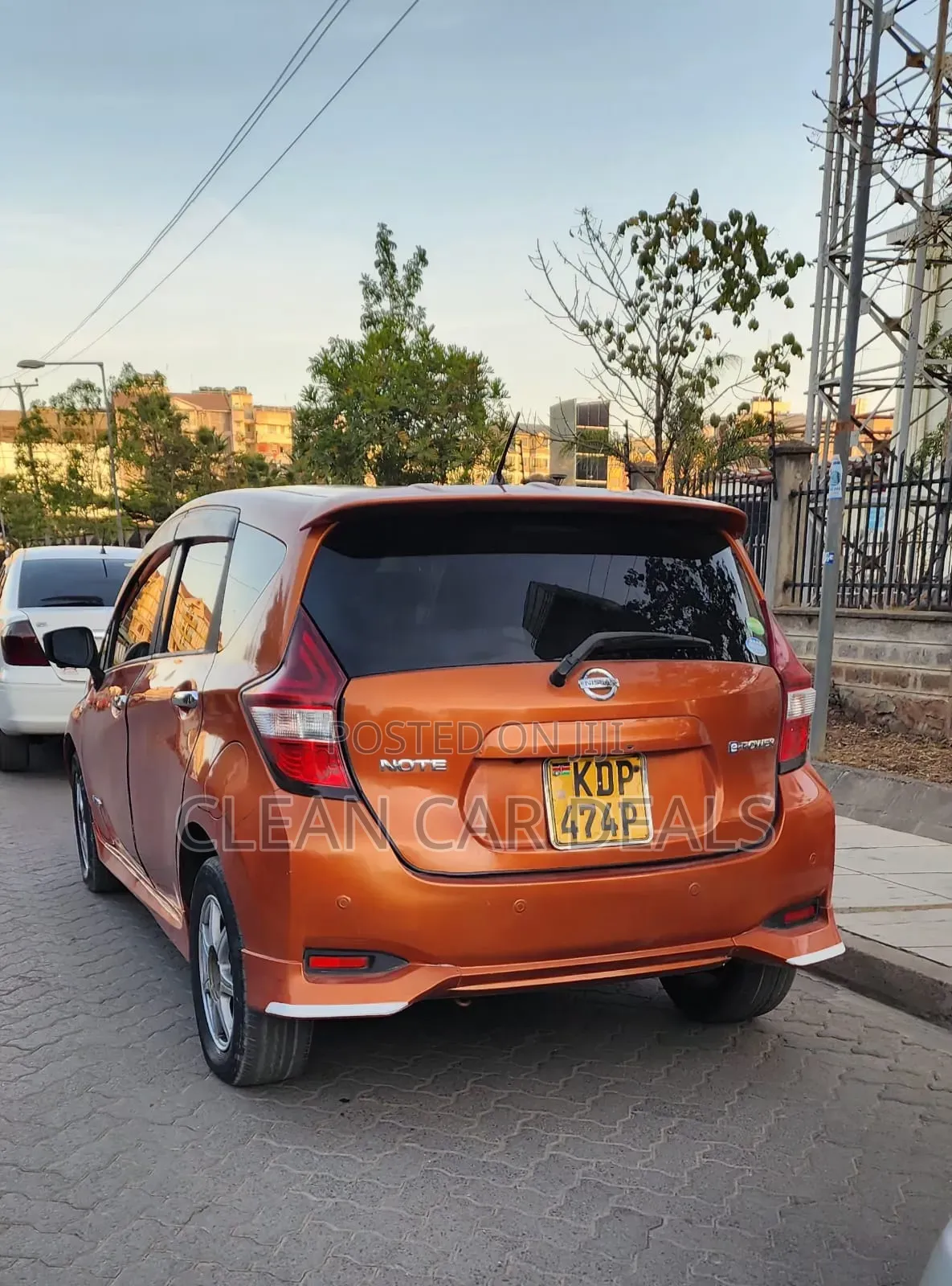 Nissan Note 2016 Orange