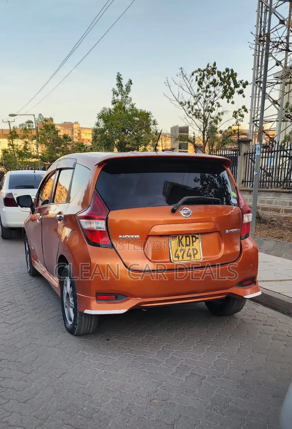 Nissan Note 2016 Orange