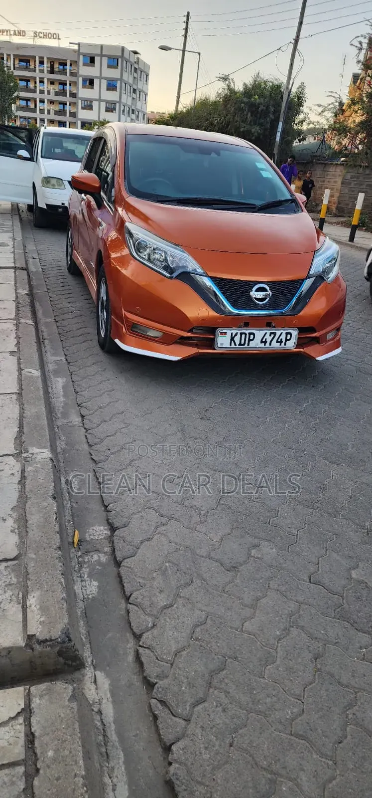 Nissan Note 2016 Orange