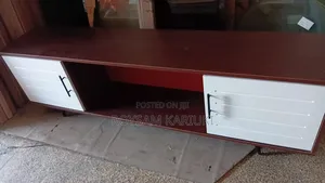 TV Stand/Carbat