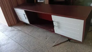 TV Stand/Carbat