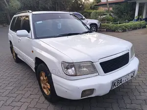 Subaru Forester 2.0 S 2000 White
