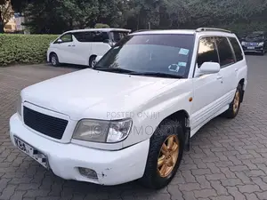 Subaru Forester 2.0 S 2000 White