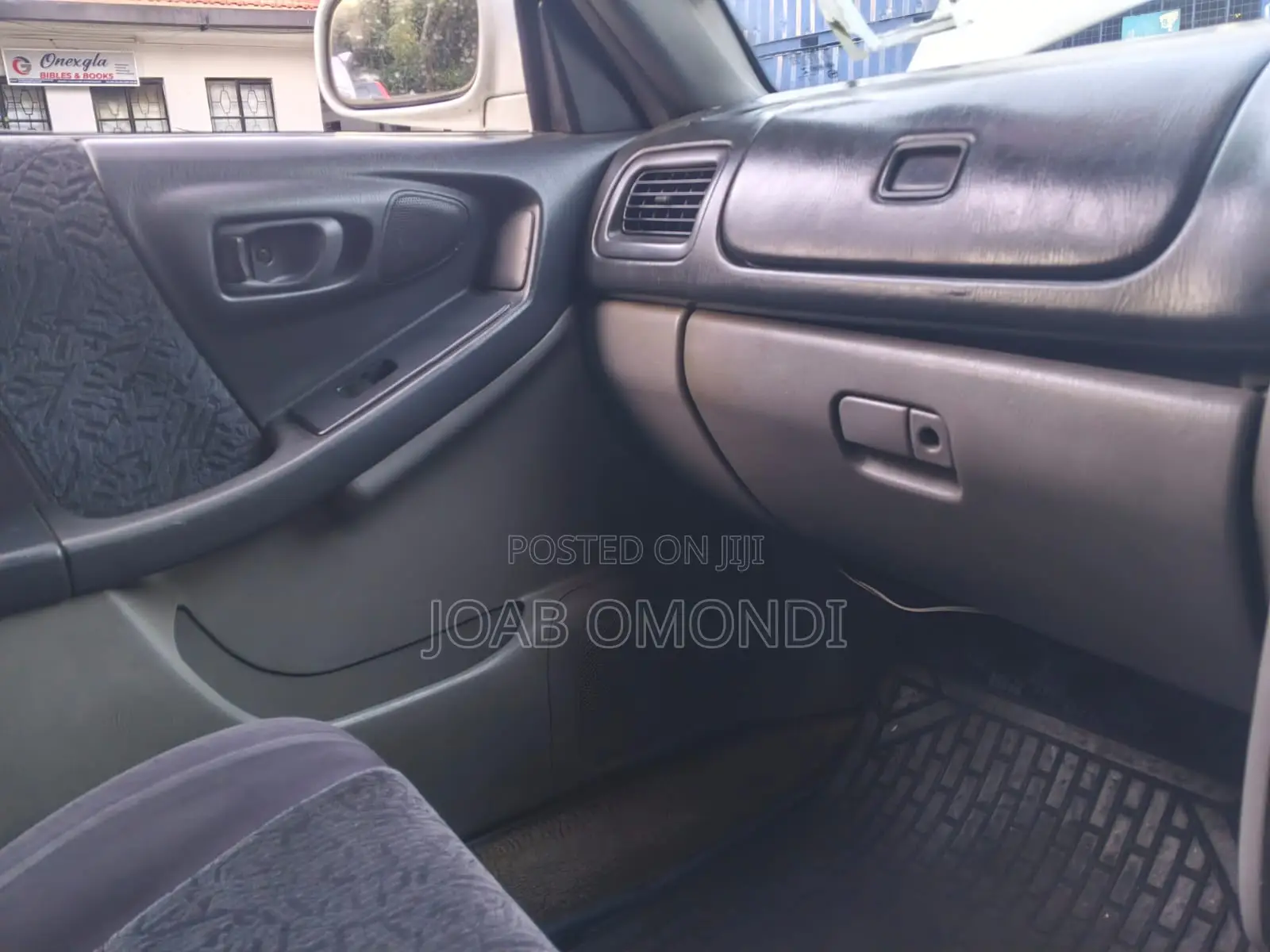 Subaru Forester 2.0 S 2000 White