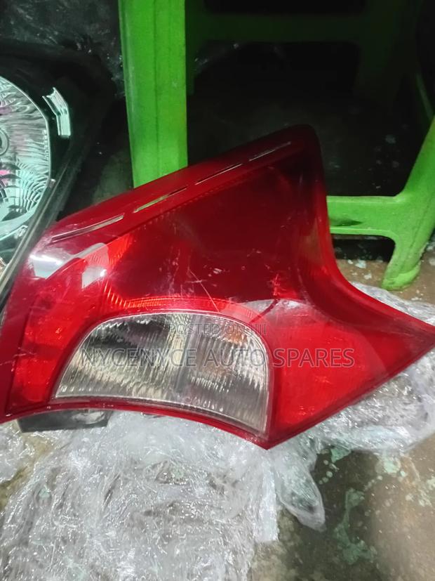 Nissan Note 2012 Tailight - thumbnail 2