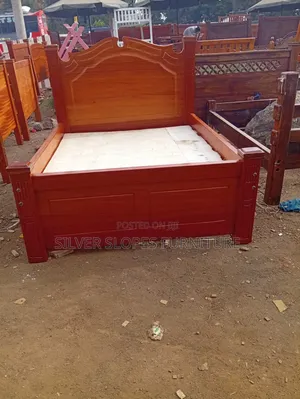 Mahogany (Queen Size)5by6 Bed.