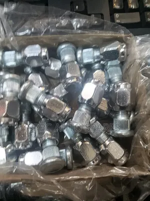 Wheel Studs and Nuts Land Cruiser 79
