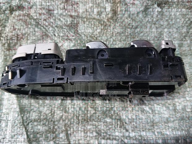 Main Window Switch Mercedes-Benz - thumbnail 4