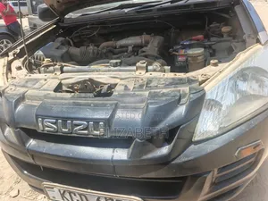 Isuzu D-MAX 2014 Brown