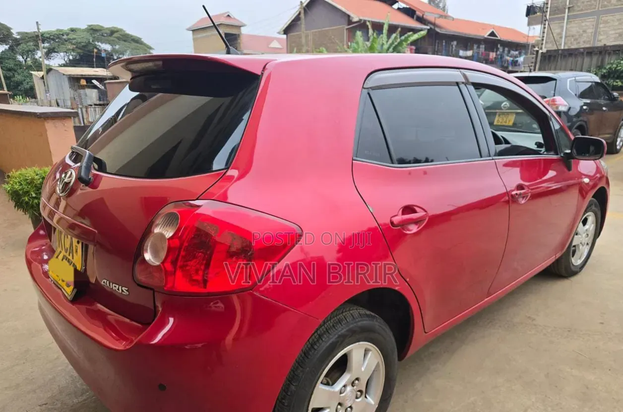 Toyota Auris 2007 Red