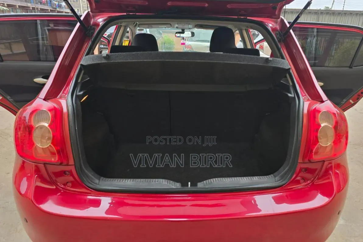 Toyota Auris 2007 Red
