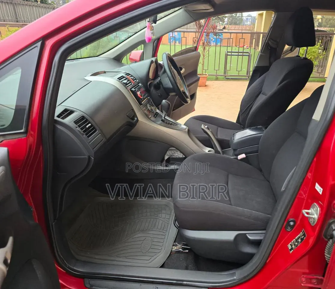Toyota Auris 2007 Red