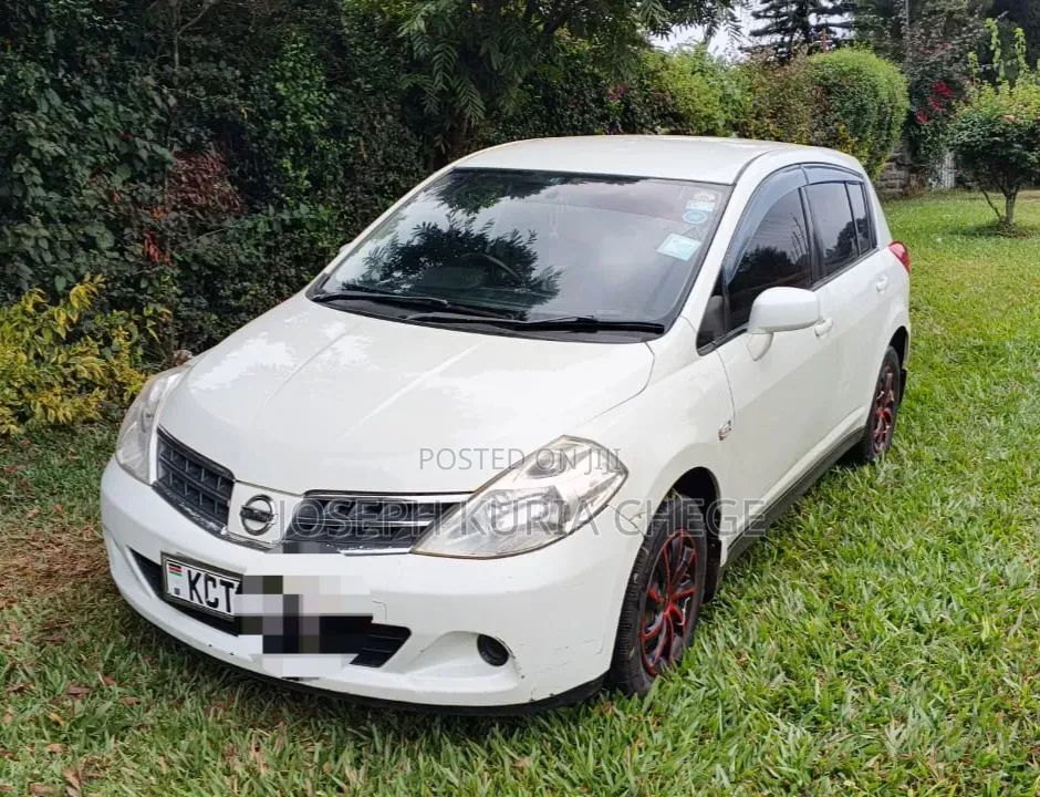 Nissan Tiida 2011 White