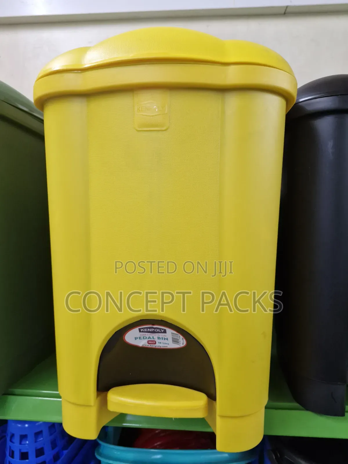 18L Plastic Pedal Bin Kenpoly With Removable Inner Bucket.