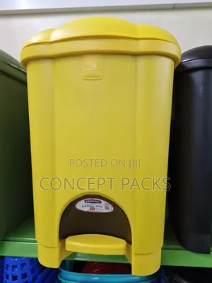 18L Plastic Pedal Bin Kenpoly With Removable Inner Bucket.