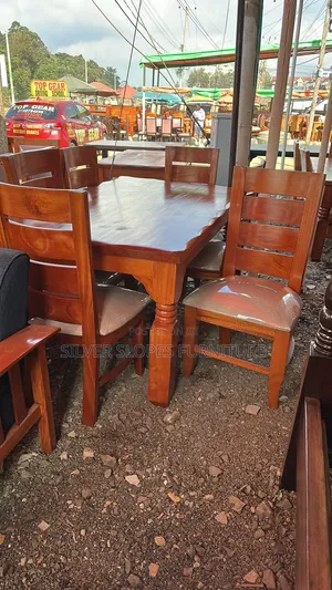 5-Seater Mahogany Dinning Table
