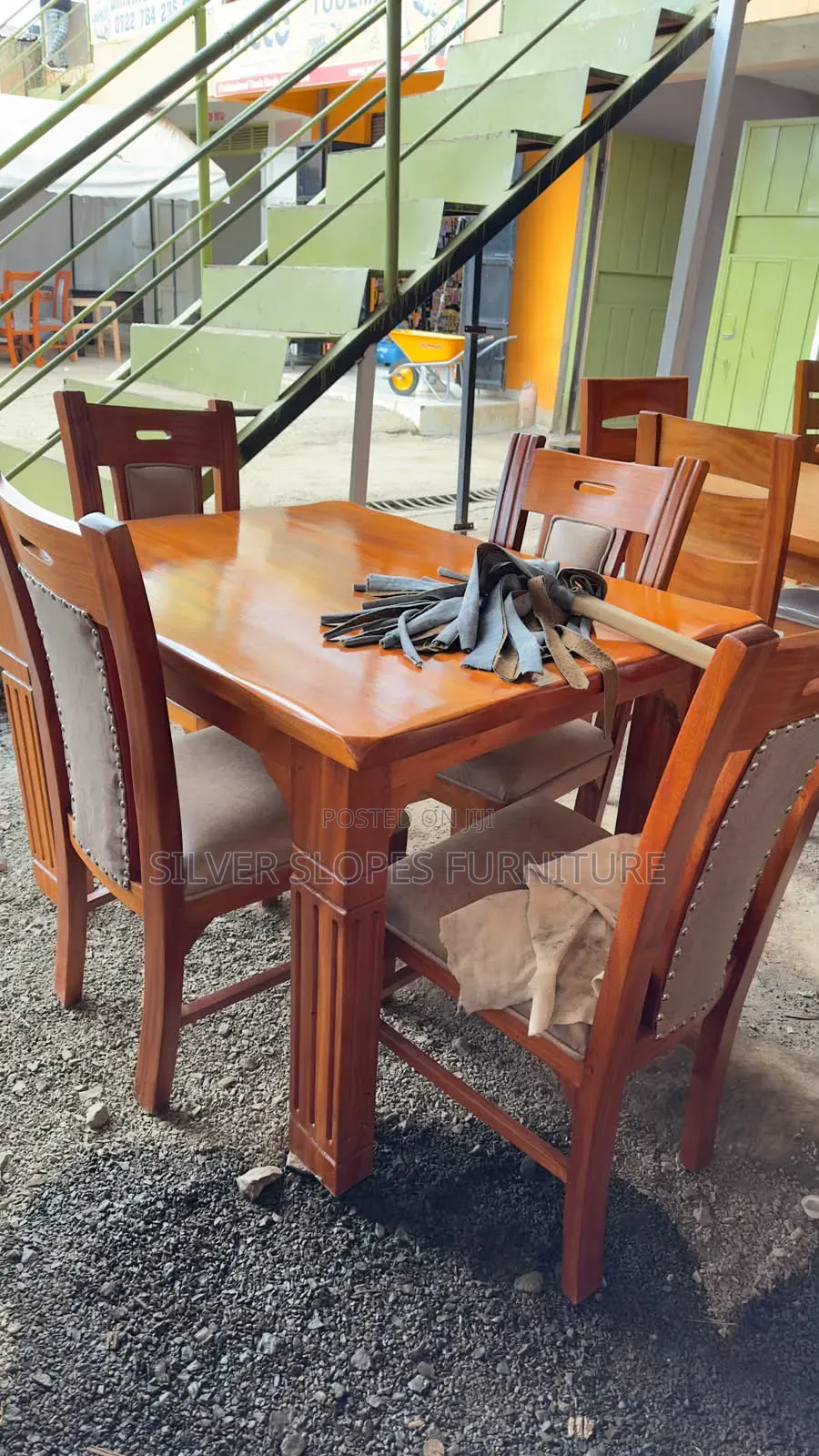 5-Seater Mahogany Dinning Table