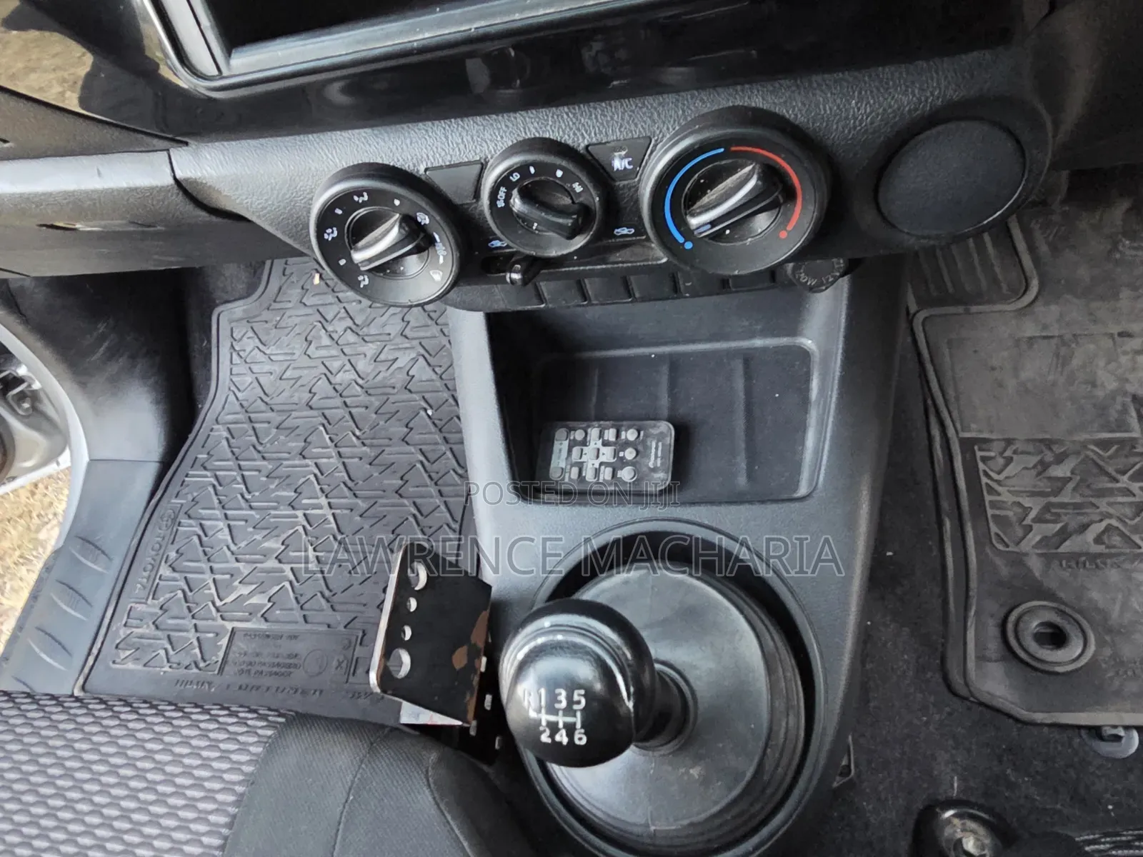 Toyota Hilux 2021 Silver