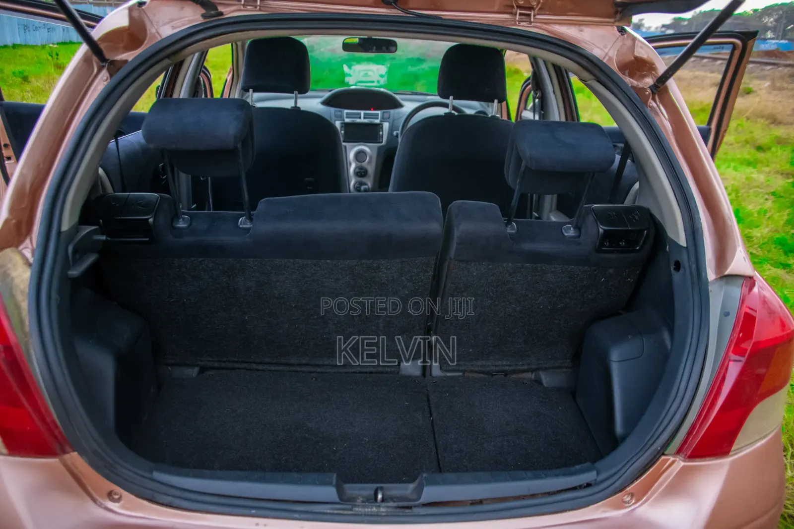 Toyota Vitz 2008 Orange