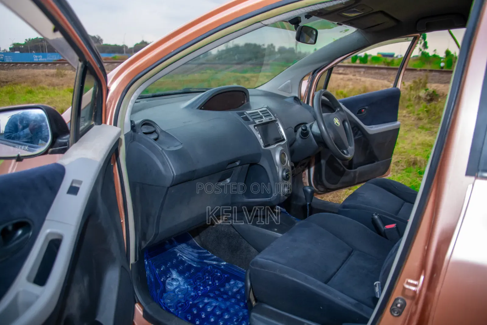 Toyota Vitz 2008 Orange