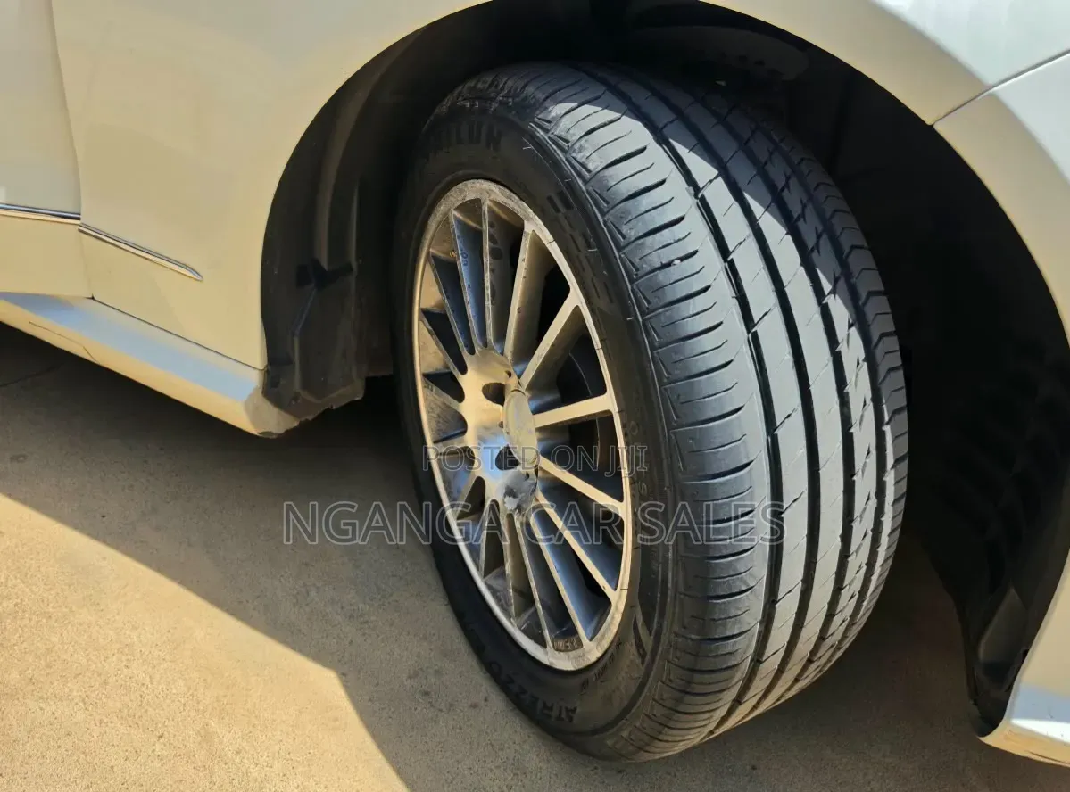 Mercedes-Benz E350 2011 White