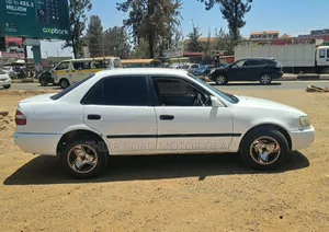 Toyota Corolla 1999 White