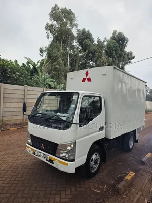 Mitsubishi Fuso Canter 2014 White
