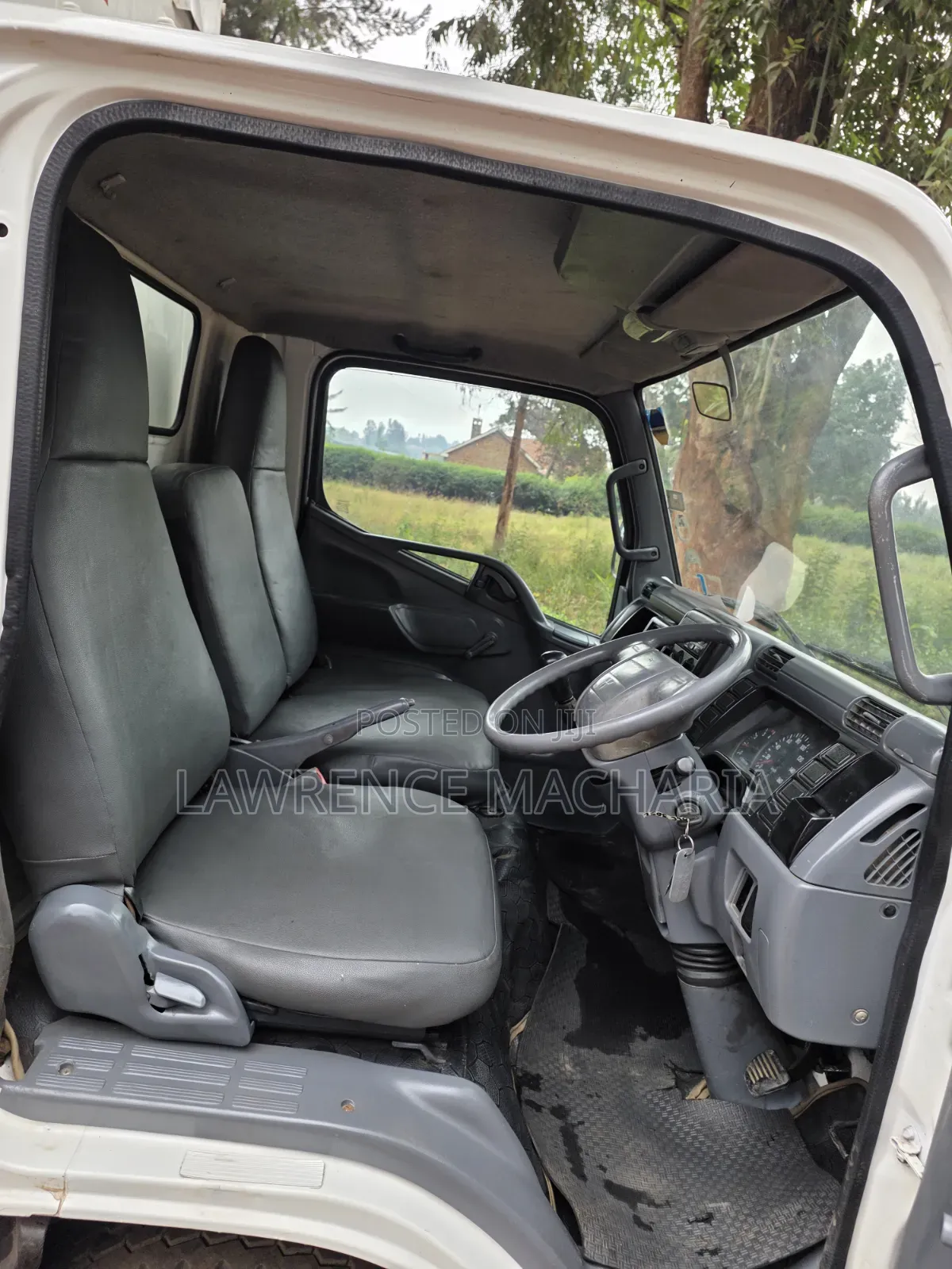 Mitsubishi Fuso Canter 2014 White