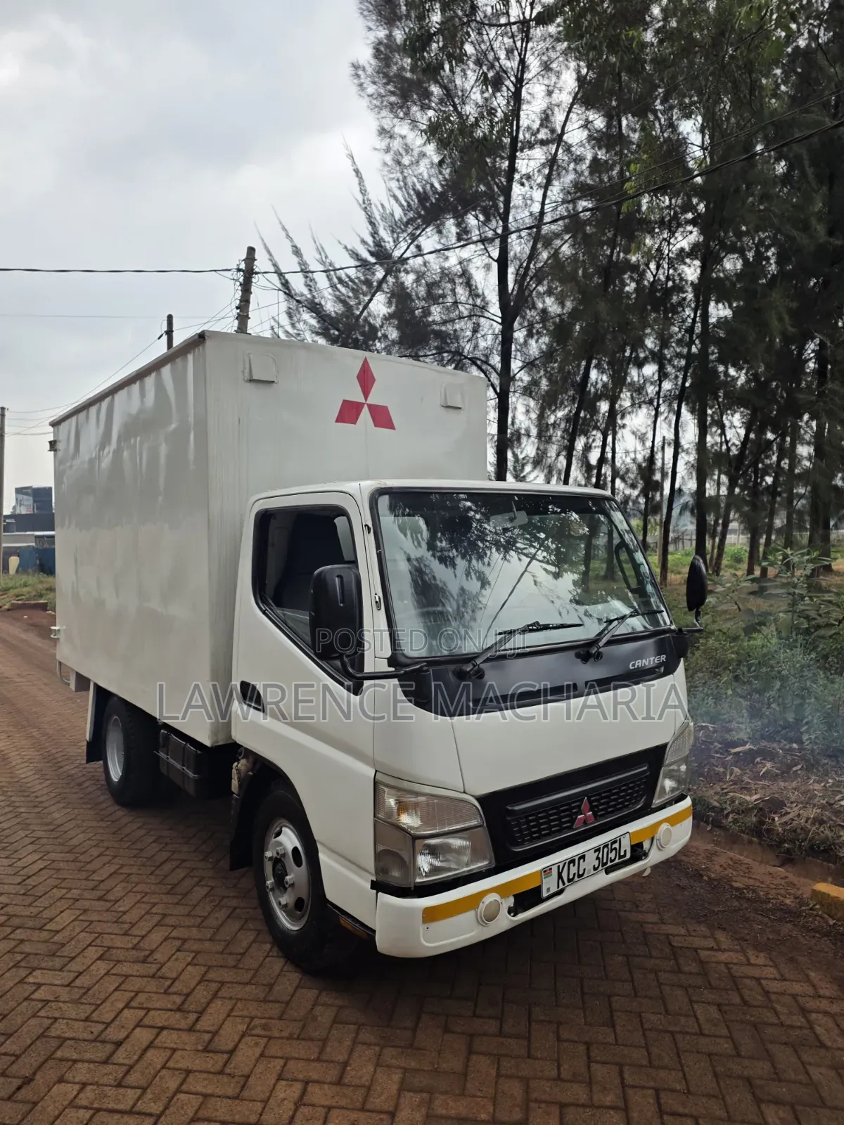 Mitsubishi Fuso Canter 2014 White
