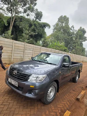 Toyota Hilux 2014 Gray