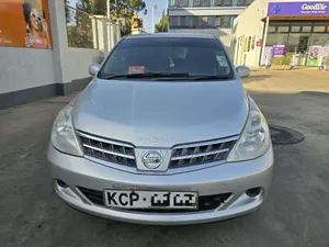 Nissan Tiida 2011