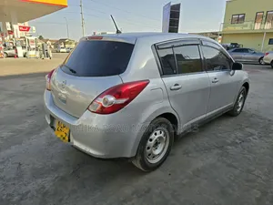 Nissan Tiida 2011