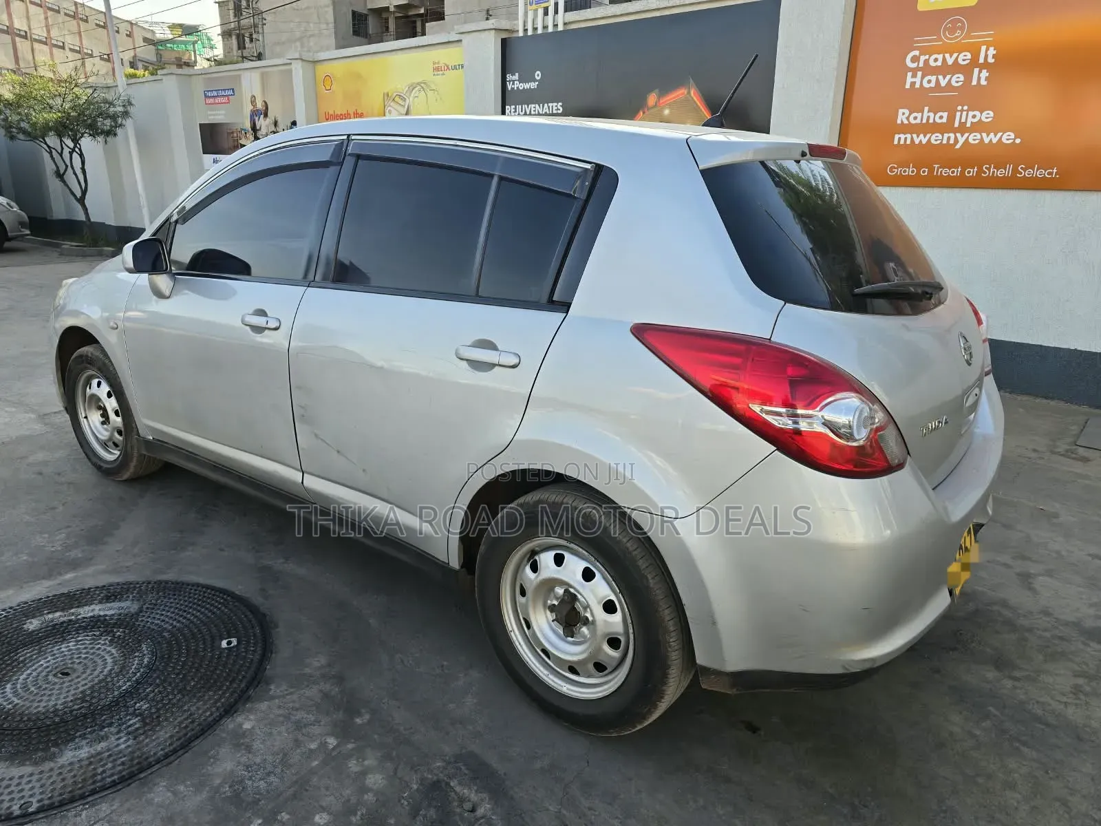 Nissan Tiida 2011