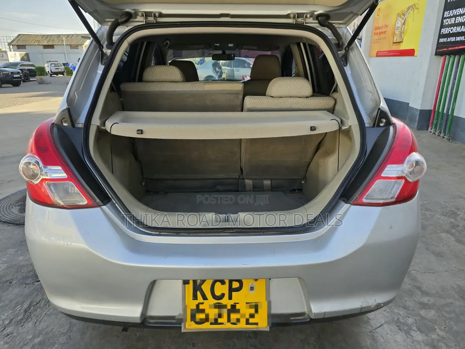 Nissan Tiida 2011