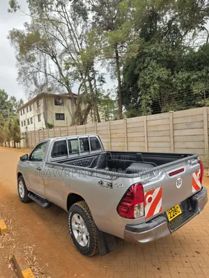 Toyota Hilux 2021 Silver