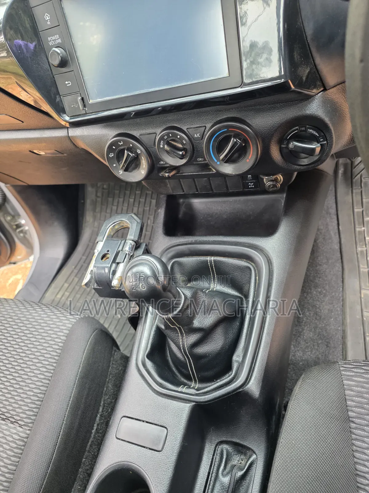 Toyota Hilux 2021 Silver