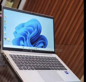 Laptop HP EliteBook 830 G8 16GB Intel Core i7 SSD 512GB