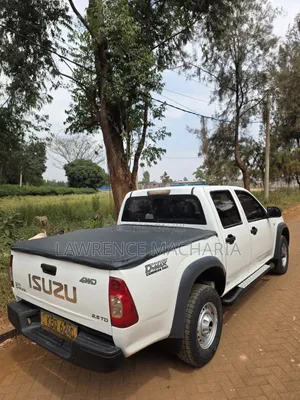 Isuzu D-MAX 2011 White