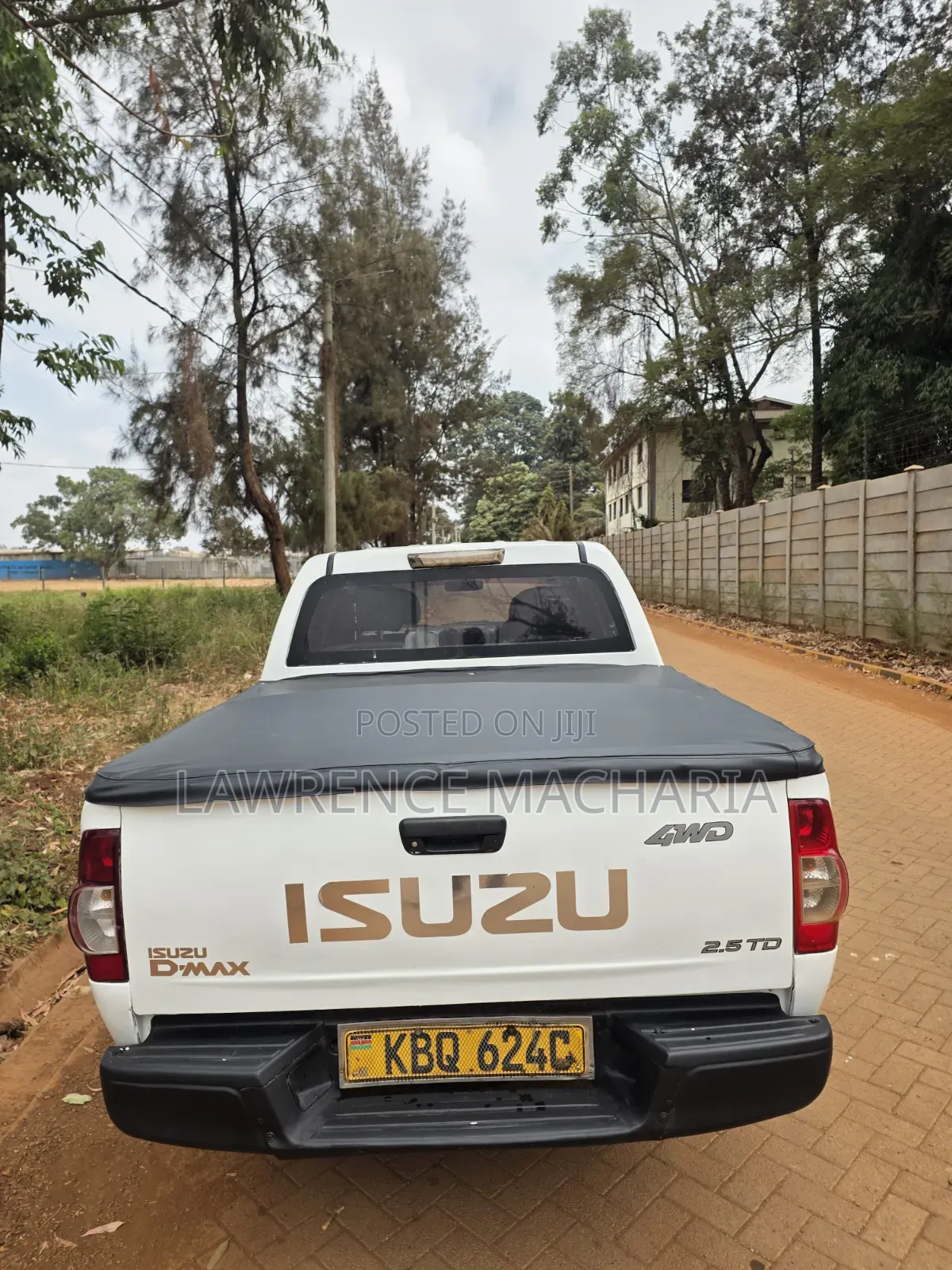 Isuzu D-MAX 2011 White