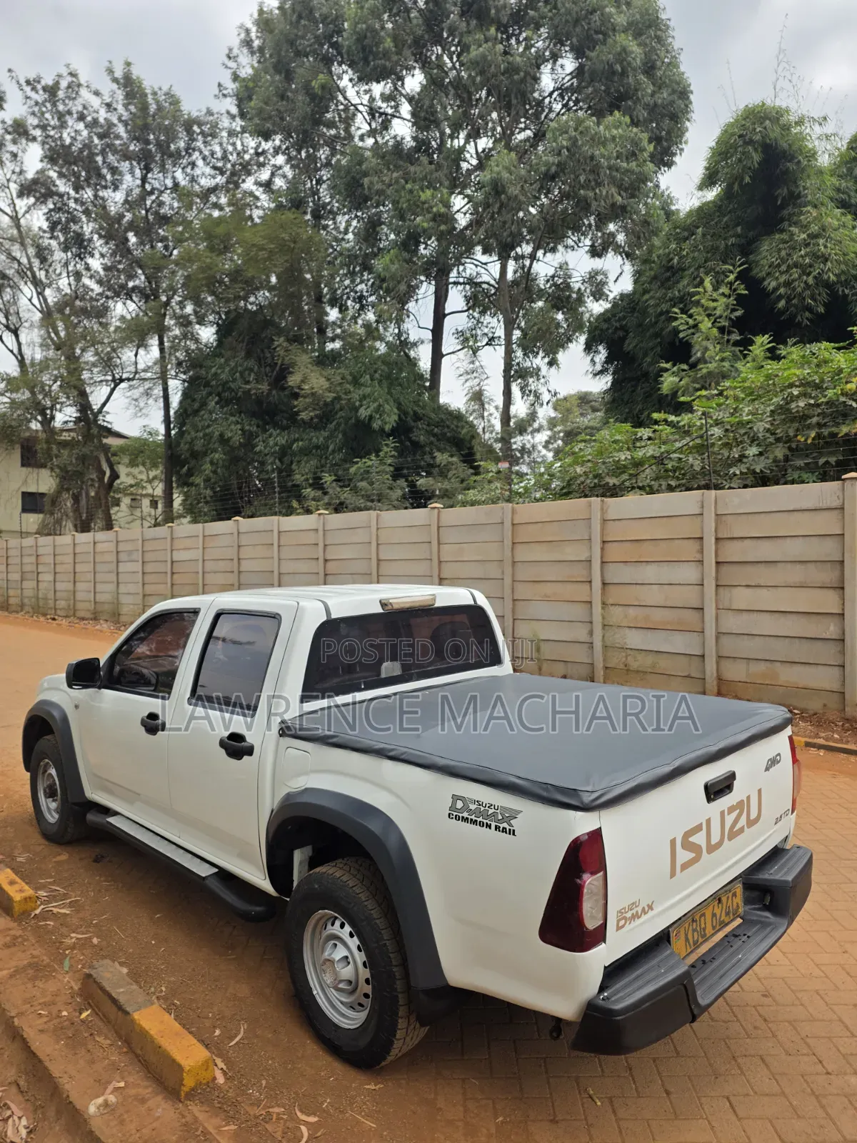 Isuzu D-MAX 2011 White
