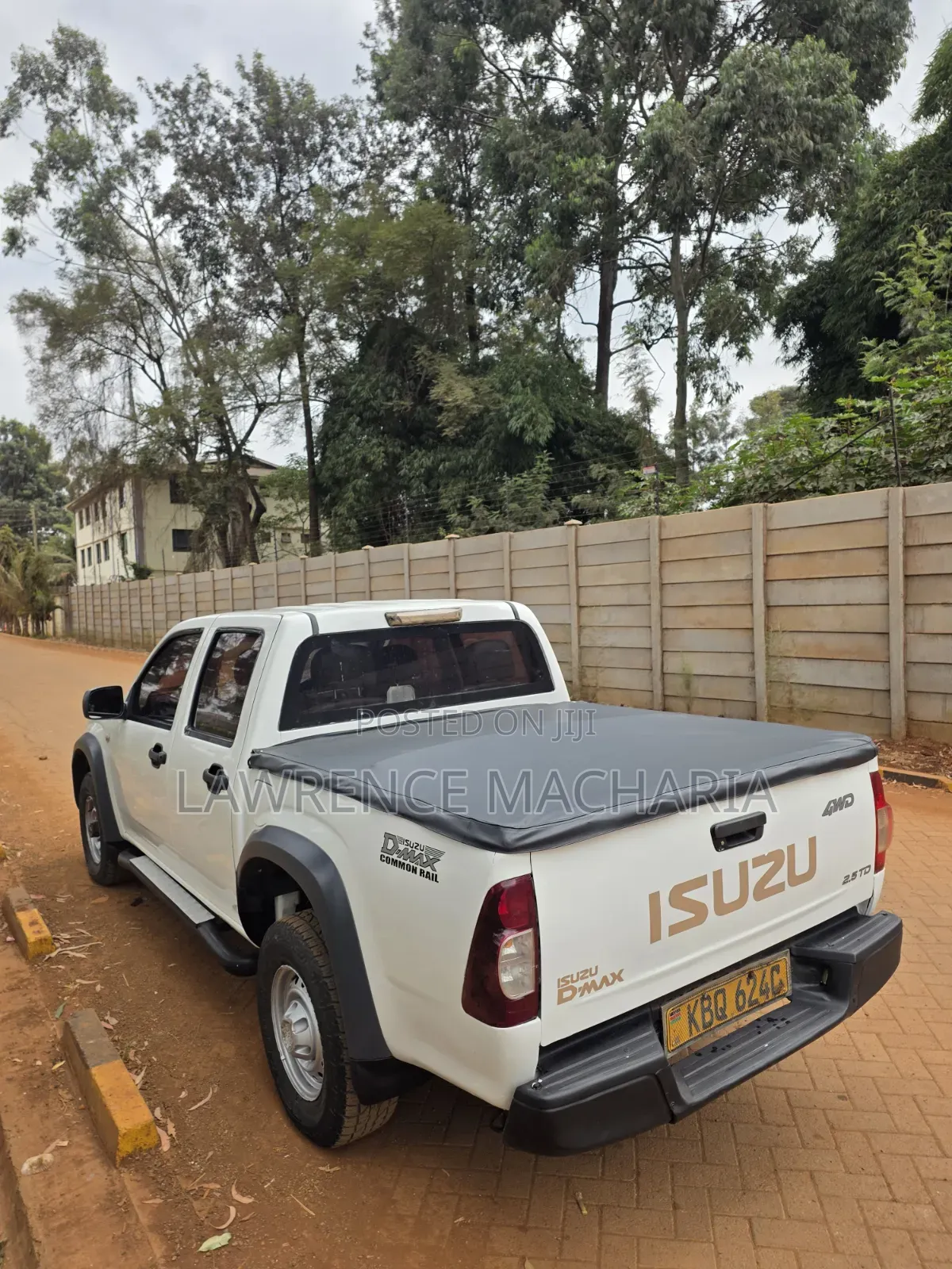 Isuzu D-MAX 2011 White