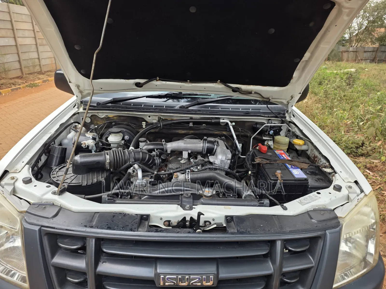 Isuzu D-MAX 2011 White