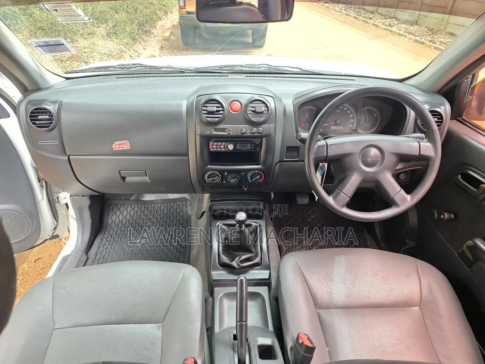 Isuzu D-MAX 2011 White