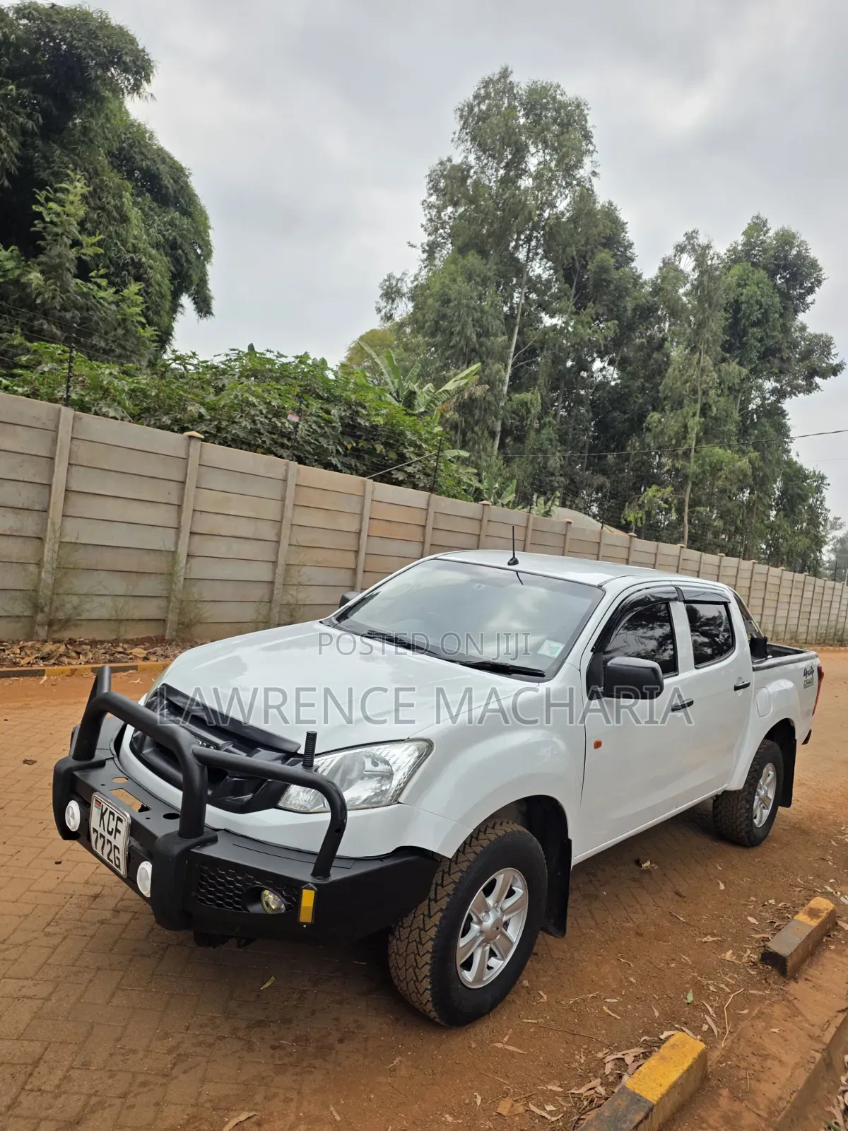 Isuzu D-MAX 2015 White