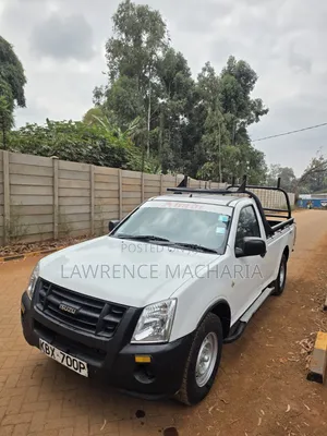 Isuzu D-MAX 2013 White